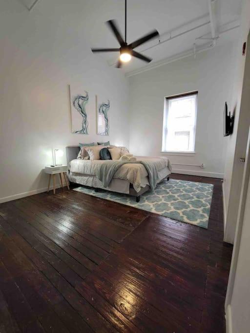Luxury Condo “Walk To Everything” Memphis Exterior photo